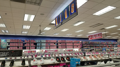 Shoe Store «SKECHERS Factory Outlet», reviews and photos, 1304 S Harbor Blvd, Fullerton, CA 92832, USA