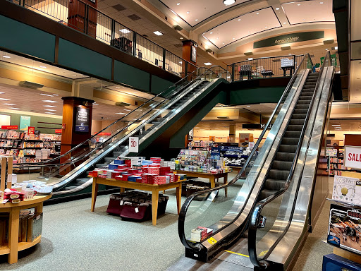 Book Store «Barnes & Noble», reviews and photos, 7 Holyoke St, Holyoke, MA 01040, USA