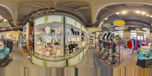 Boutique «Lucky Me Boutique», reviews and photos, 385 1st St, Lake Oswego, OR 97034, USA