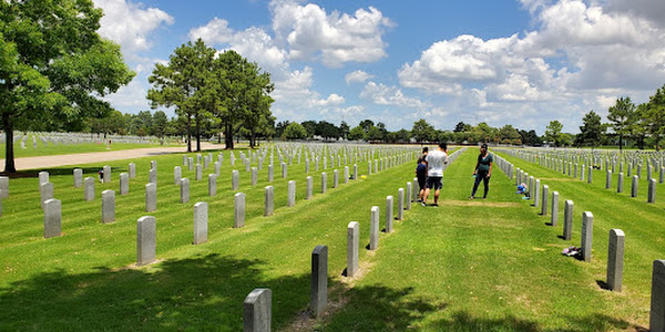 Houston National Cemetery