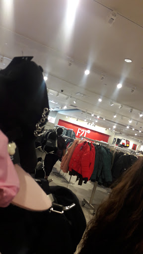 Clothing Store «F21 RED», reviews and photos, 121 Pavilion Pkwy A, Fayetteville, GA 30214, USA