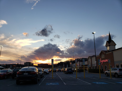 Beer Store «Hunt Valley Wine, Liquor & Beer», reviews and photos, 116 A Shawan Rd, Hunt Valley, MD 21030, USA