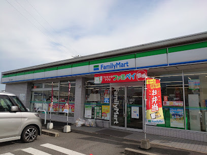 ファミリーマート 岩倉八剱町店