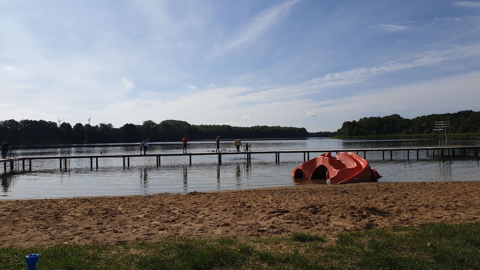 Strandbad Broock的照片 带有米色沙子表面