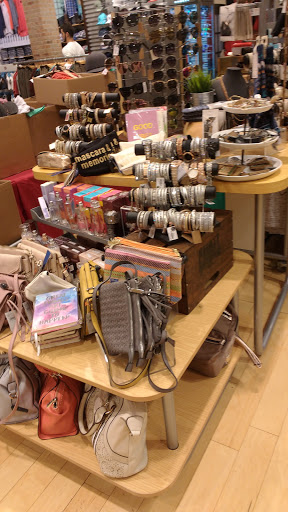 Outlet Mall «Legends Outlets Kansas City», reviews and photos, 1843 Village W Pkwy c127, Kansas City, KS 66109, USA