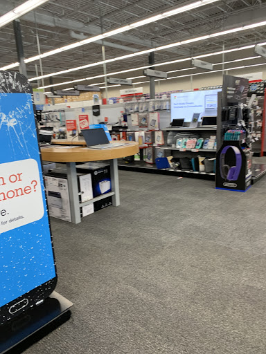 Office Supply Store «Staples», reviews and photos, 1080 Old Country Rd, Westbury, NY 11590, USA