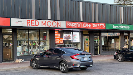Red Moon Bakery, sweets & Cafe