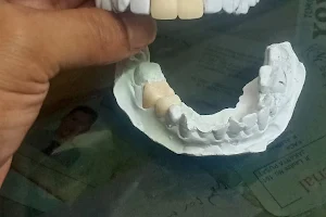 Ahli gigi rapi dental image