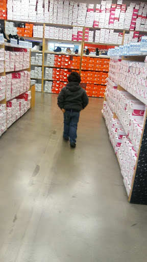 Shoe Store «WSS», reviews and photos, 201 Pacific Coast Hwy, Wilmington, CA 90744, USA