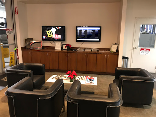 Cadillac Dealer «Crestmont Cadillac», reviews and photos, 26000 Chagrin Blvd, Beachwood, OH 44122, USA
