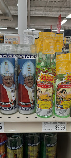 Grocery Store «Apples», reviews and photos, 400 Sheffield Center, Lorain, OH 44055, USA