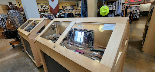 Clothing Store «Duluth Trading Company», reviews and photos, 252 57th Ave NE, Fridley, MN 55432, USA