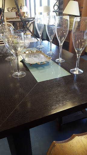 Thrift Store «Out of the Closet Thrift Store», reviews and photos, 2097 Wilton Dr, Wilton Manors, FL 33305, USA