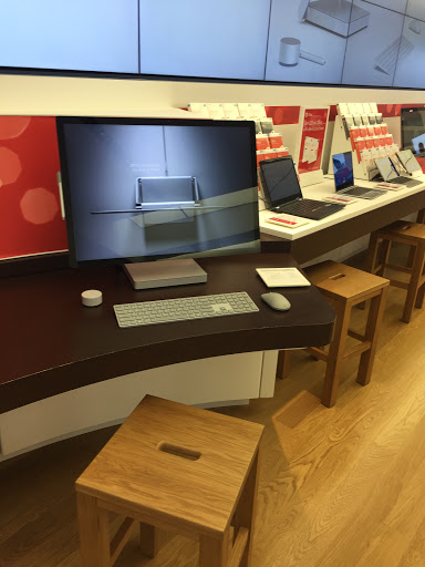 Computer Store «Microsoft Store - International Plaza», reviews and photos, 2223 N Westshore Blvd, Tampa, FL 33607, USA