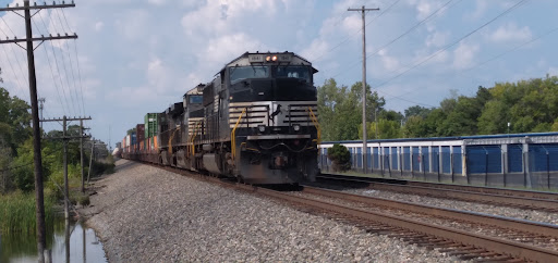 Self-Storage Facility «Simply Self Storage - Columbus/Cooke Rd», reviews and photos, 810 E Cooke Rd, Columbus, OH 43214, USA