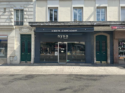 nysa cavistes. à Clichy
