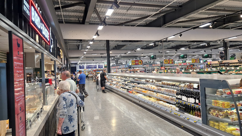 5 Supermarkets in GB: A Shopper&#039;s Guide