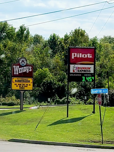 Convenience Store «Pilot Travel Center», reviews and photos, 502 Gordonsville Hwy, Gordonsville, TN 38563, USA
