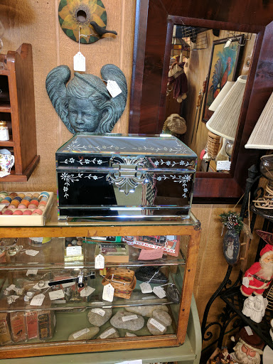 Antique Store «Cackleberry Farm Antique Mall», reviews and photos, 3371 Lincoln Hwy, Paradise, PA 17562, USA