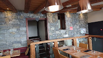 Atmosphère du Restaurant L'Adret à Chamonix-Mont-Blanc - n°2