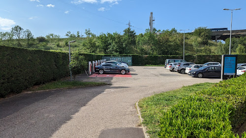 Tesla Supercharger à Chasse-sur-Rhône