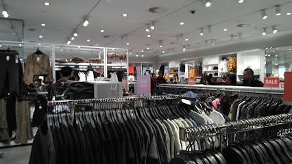 H&M Plaza Central