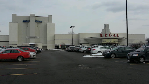 Movie Theater «Regal Cinemas Transit Center 18 & IMAX», reviews and photos, 6707 Transit Rd, Williamsville, NY 14221, USA
