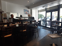 Atmosphère du Restaurant de sushis Cosmo Sushi à Mandelieu-la-Napoule - n°8