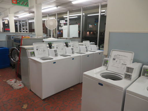 Laundromat «Little Creek Rd Laundry Land Laundromat», reviews and photos, 608 E Little Creek Rd, Norfolk, VA 23505, USA