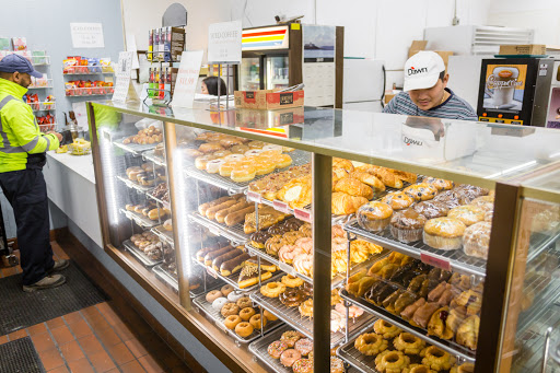 Donut Shop «Lucky Donuts», reviews and photos, 140 SW 152nd St, Seattle, WA 98166, USA
