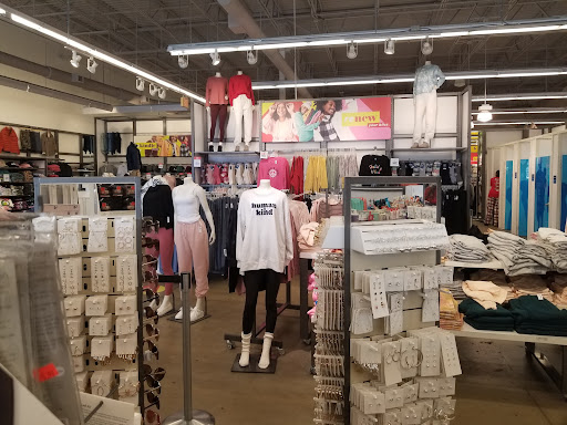 Clothing Store «Old Navy», reviews and photos, 11659 Bandera Rd, San Antonio, TX 78250, USA