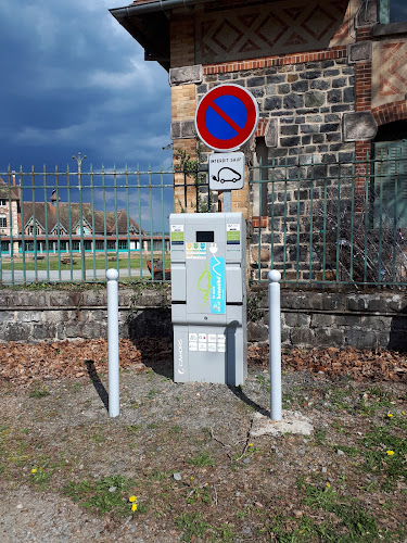 Borne de recharge de véhicules électriques Réseau eborn Station de recharge Lavault-Sainte-Anne