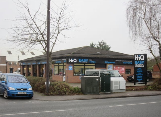 HiQ Tyres & Autocare Bedford - Tire shop
