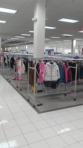 Clothing Store «Burlington Coat Factory», reviews and photos, 600 Northtown Dr, Blaine, MN 55434, USA