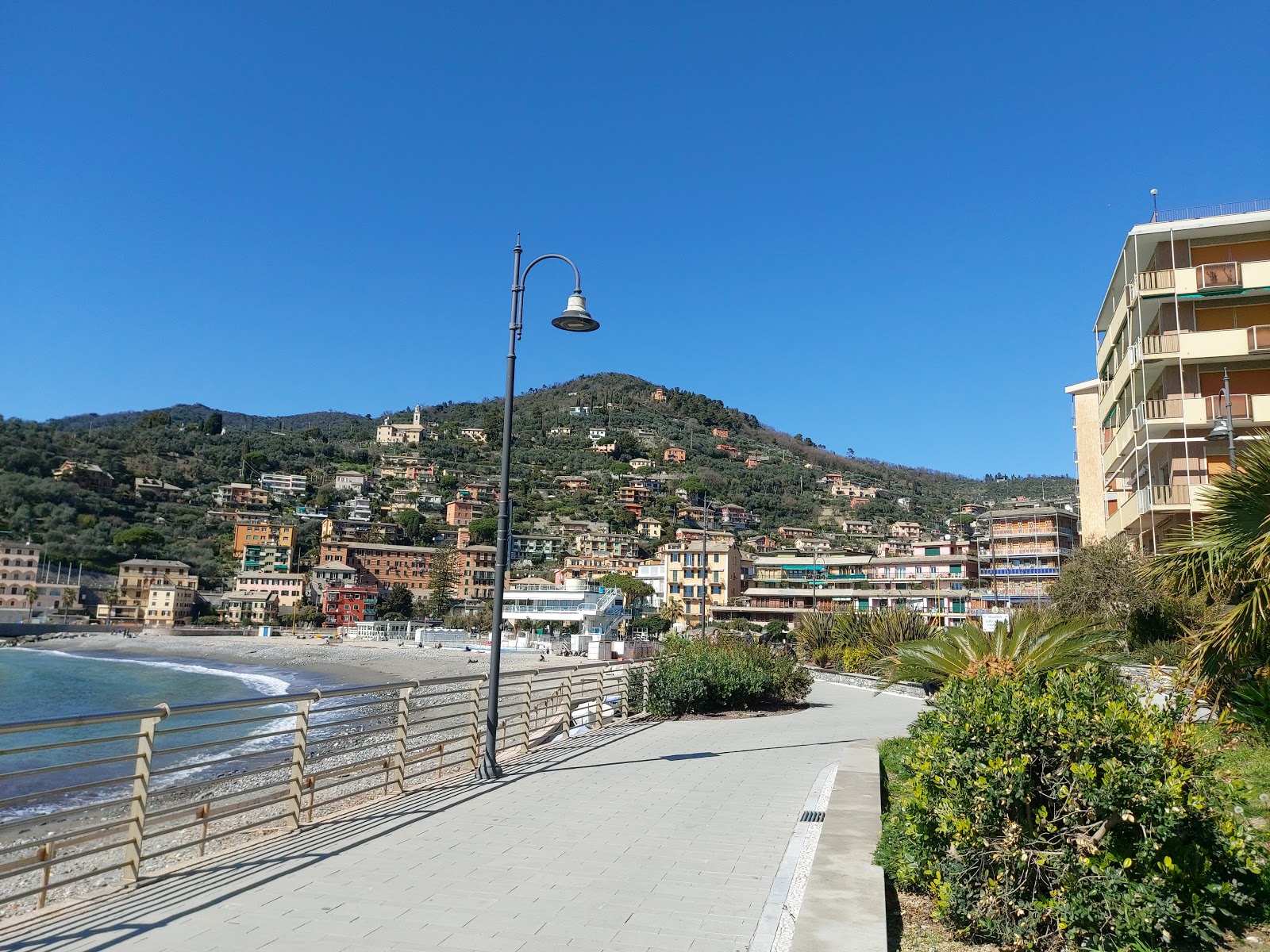 Photo de Spiaggia di Recco avec baie spacieuse