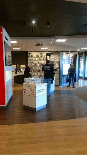 Cell Phone Store «Verizon», reviews and photos, 9360 WI-16, Onalaska, WI 54650, USA