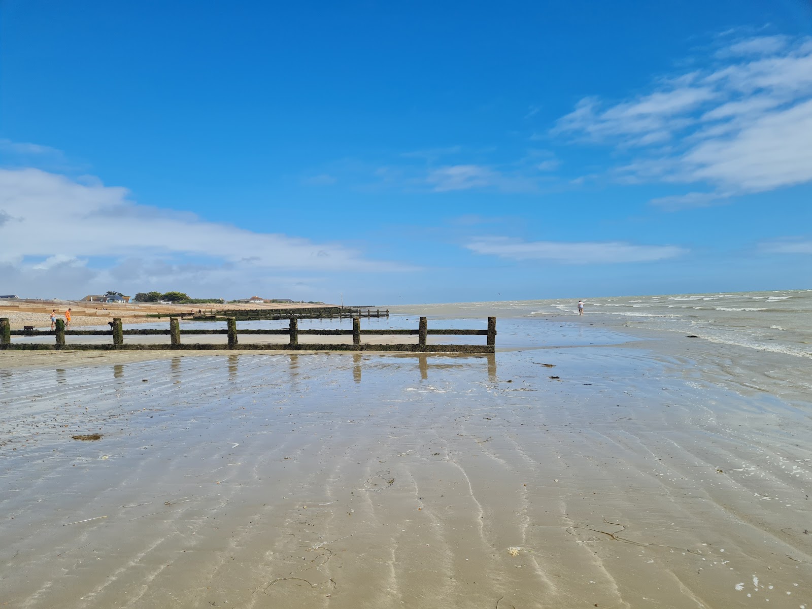 Foto de Praia de Ferring - lugar popular entre os apreciadores de relaxamento