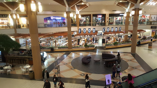 Shopping Mall «Stratford Square Mall», reviews and photos, 152 Stratford Dr, Bloomingdale, IL 60108, USA