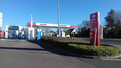 Carrefour market à Villers-Bocage