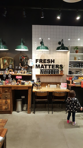 Cosmetics Store «LUSH Fresh Handmade Cosmetics», reviews and photos, 51 Oakbrook Center, Oak Brook, IL 60523, USA