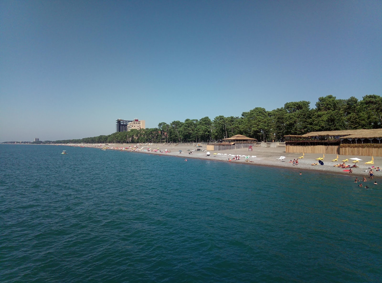 Foto di Kobuleti beach II con una superficie del ciottolo grigio