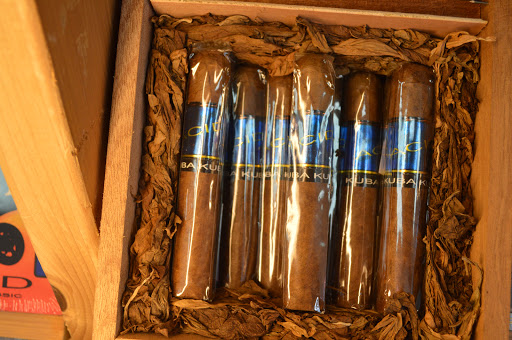 Tobacco Shop «American Smoke & Vape», reviews and photos, 217 E Army Trail Rd, Glendale Heights, IL 60139, USA