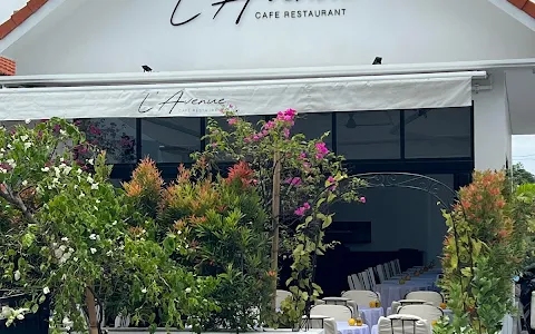 L'Avenue Cafe Restaurant image