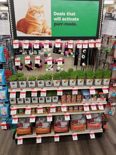 Pet Supply Store «Pet Supplies Plus», reviews and photos, 2480 Albany Ave, West Hartford, CT 06117, USA