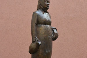 Frau Rauscher Brunnen image