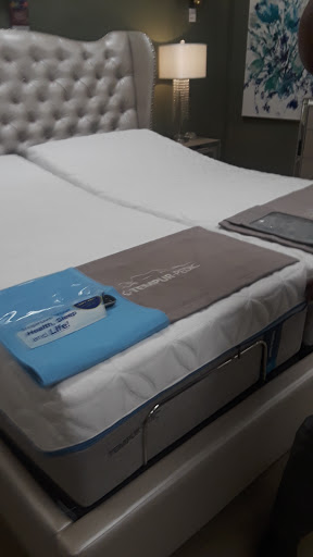 Furniture Store «Raymour & Flanigan Furniture and Mattress Store», reviews and photos, 1400 Rocky Run Pkwy, Wilmington, DE 19803, USA