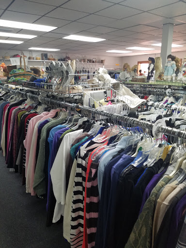 Thrift Store «Arc Thrift Store», reviews and photos, 7400 N Oak Trafficway, Gladstone, MO 64118, USA