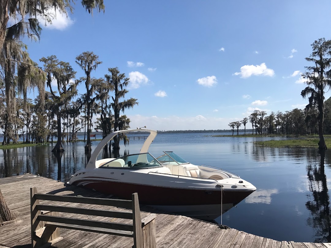 Carefree Boat Club of Clermont