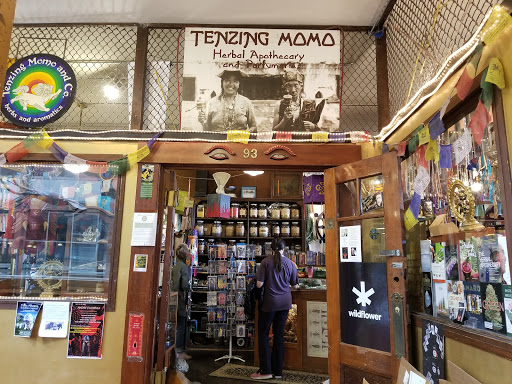 Tenzing Momo