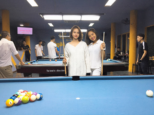 Bi a Ngôi Sao Billiard Club (Tầng 2, 281 Đội Cấn) đối diện khách sạn La Thành